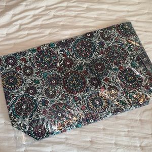 🎁 NWT in original packaging, Vera Bradley Grand Tote in Stained Glass Medallion